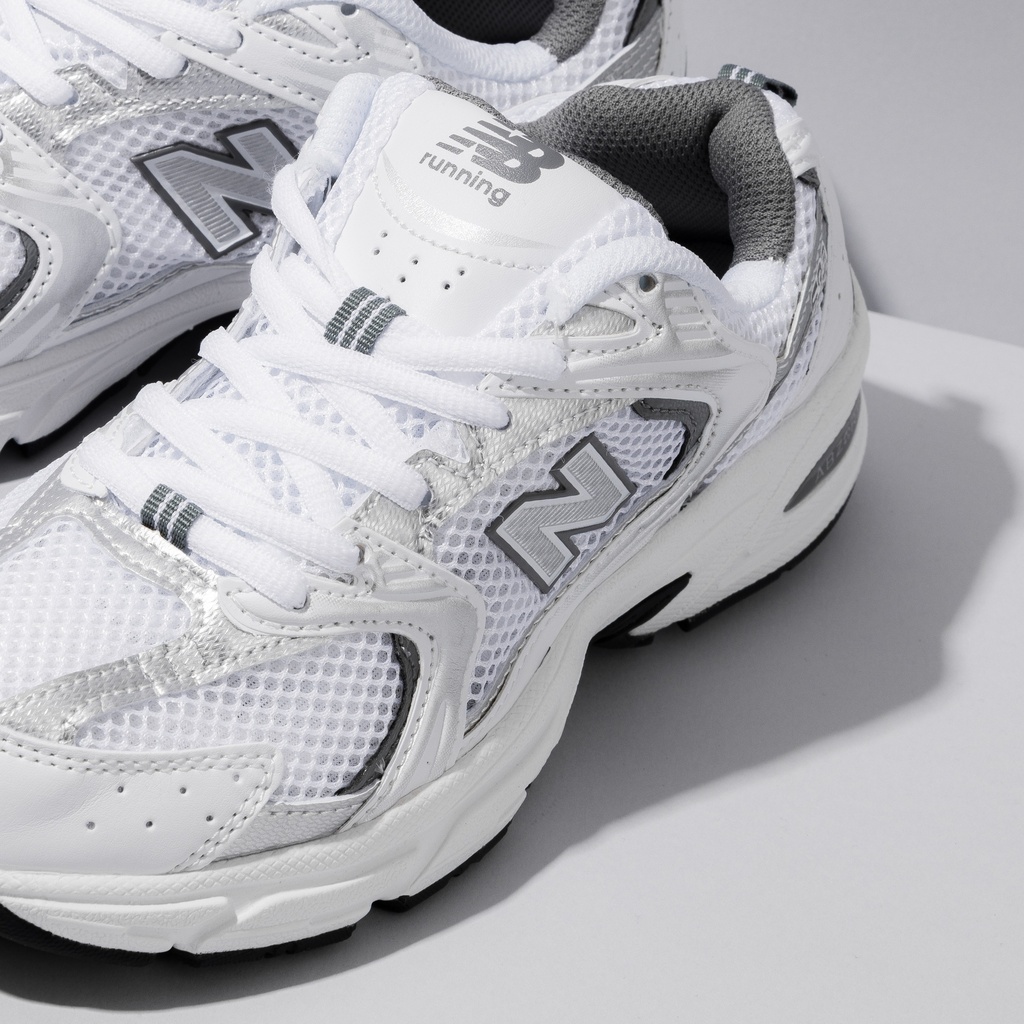 【値下げ不可】※ほぼ新品New Balance 530ホワイト Amazon.com | New Balance Men's 530 Sneaker, Multicolor, 8.5